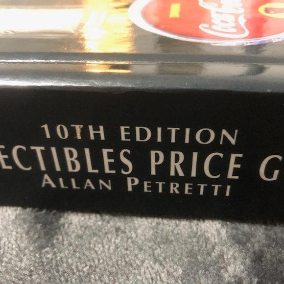 Petretti's Coca-Cola Collectibles Price Guide Hardcover 10th Edition - Picture 2 of 3
